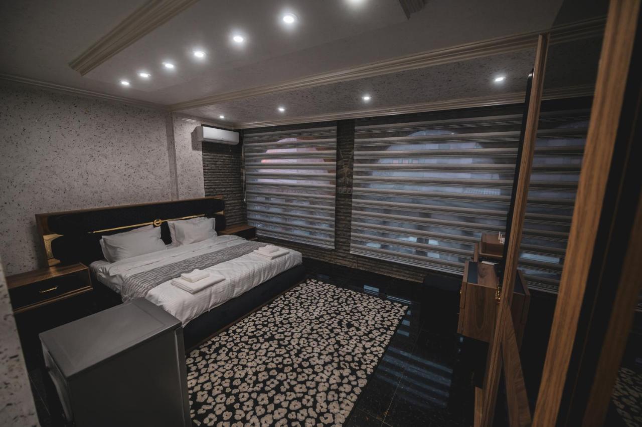 Hotel Premium Pristina Eksteriør billede