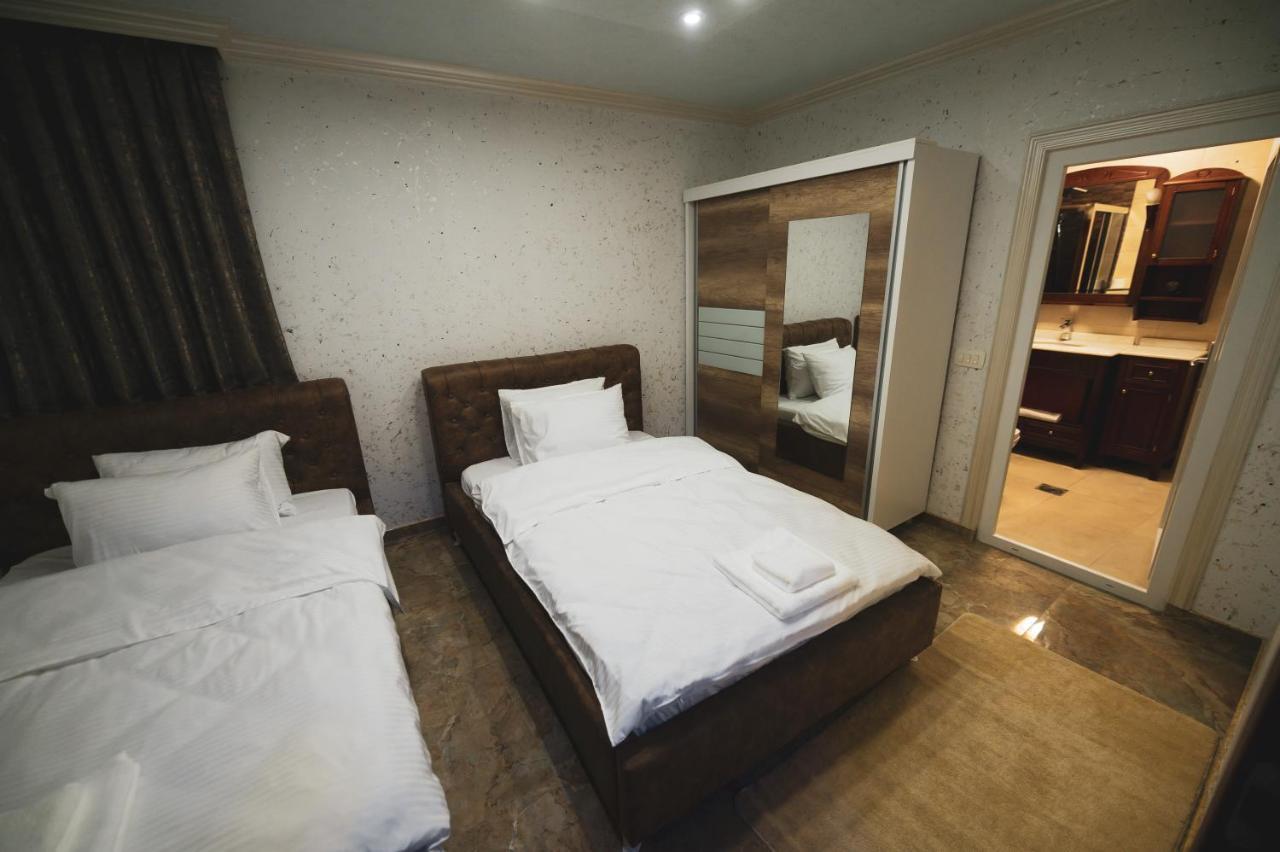 Hotel Premium Pristina Eksteriør billede