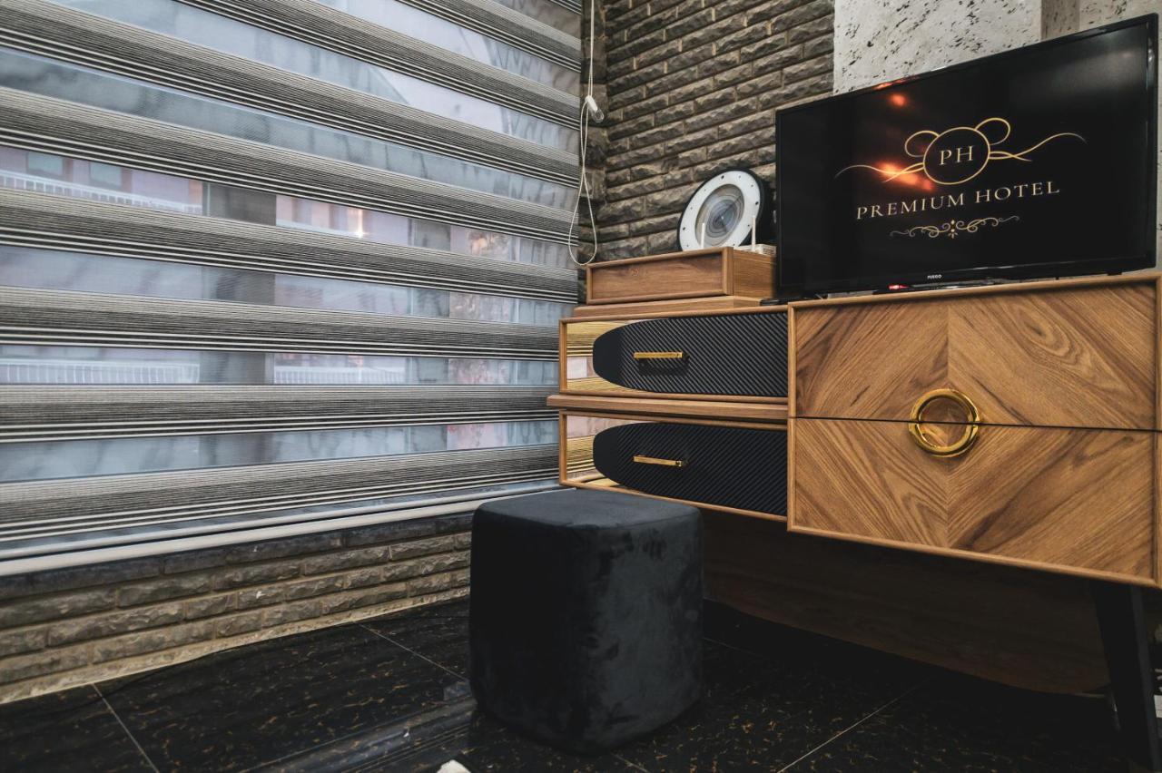 Hotel Premium Pristina Eksteriør billede