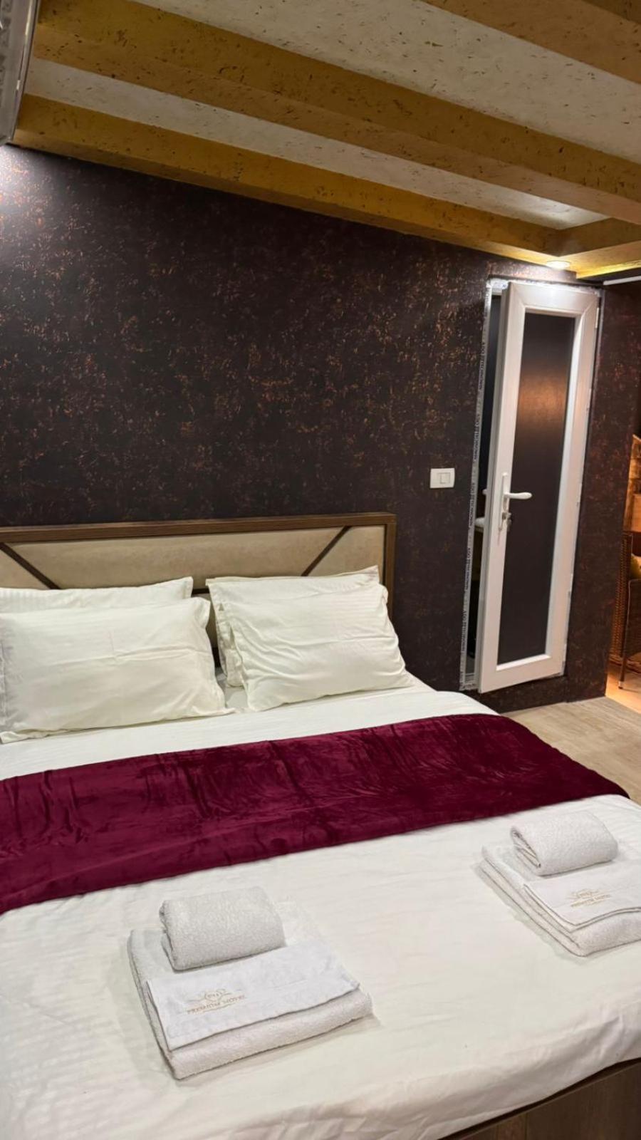 Hotel Premium Pristina Eksteriør billede