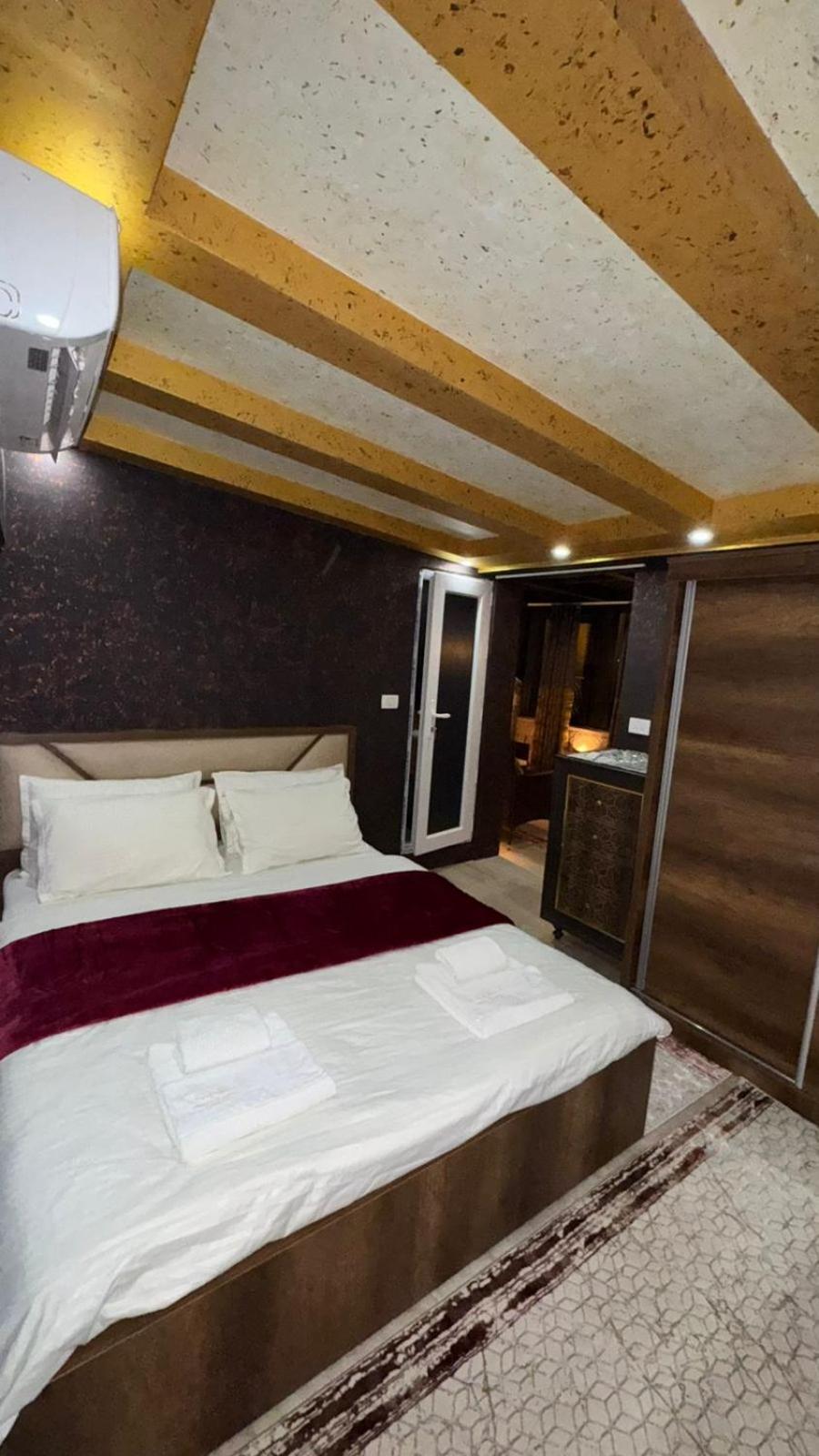 Hotel Premium Pristina Eksteriør billede