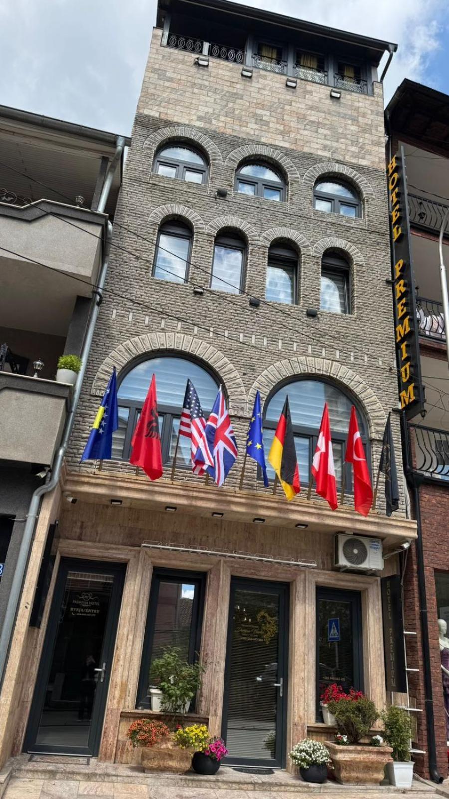 Hotel Premium Pristina Eksteriør billede